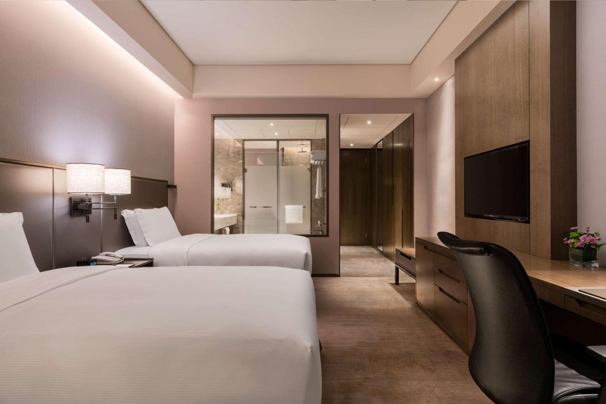Doubletree By Hilton Hotel Shiyan Shiyan  Екстериор снимка