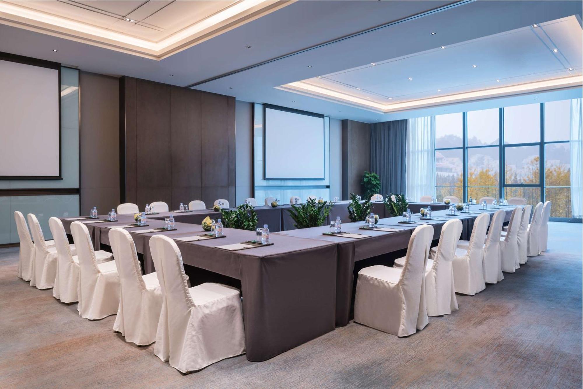 Doubletree By Hilton Hotel Shiyan Shiyan  Екстериор снимка